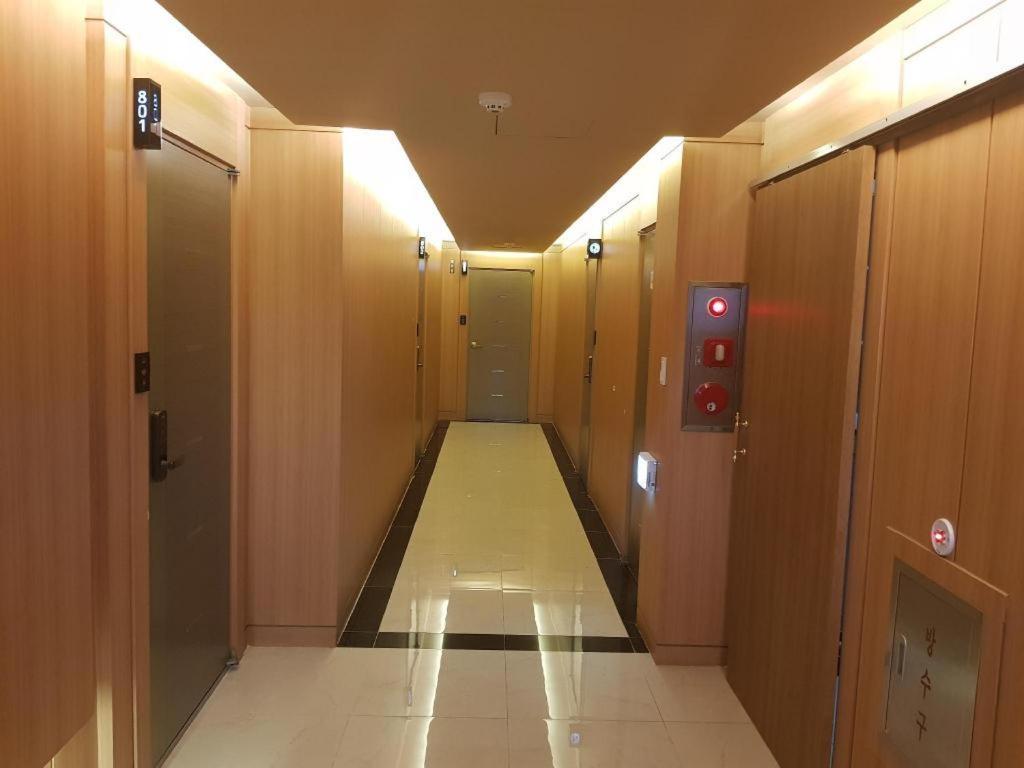 Sky Hotel Changwon Zewnętrze zdjęcie