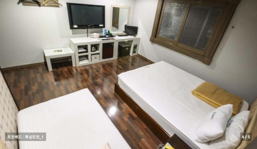 Sky Hotel Changwon Zewnętrze zdjęcie