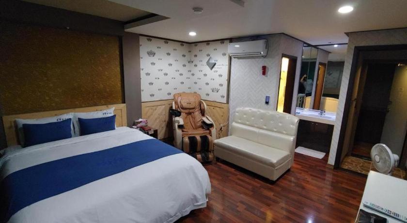 Sky Hotel Changwon Zewnętrze zdjęcie